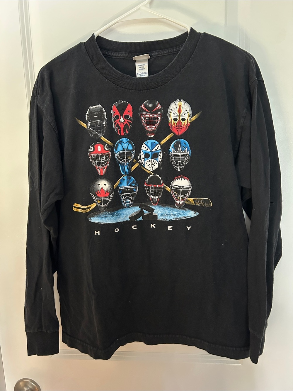 Black Hockey Mask Graphic Long Sleeve Tee youth xL(16-18)